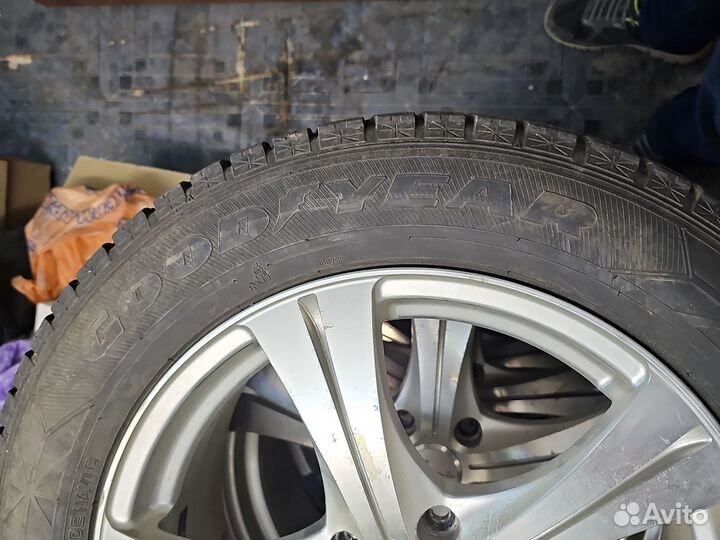 Литые диски r17 5x114 + резина зима 215/60 r17