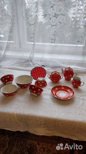 Сервиз горох на красном, остатки