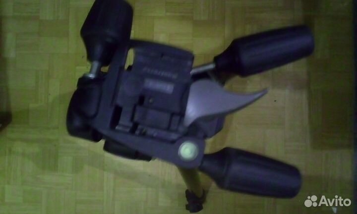 Штатив для фотоаппарата manfrotto