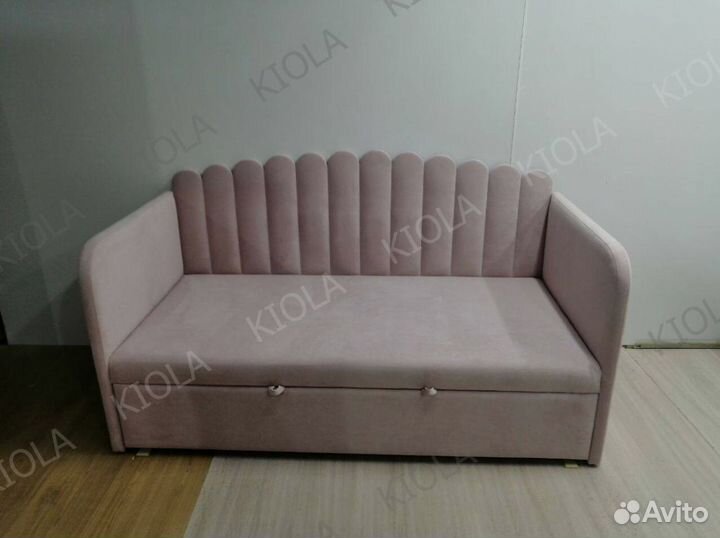 Детская кровать с бортиком