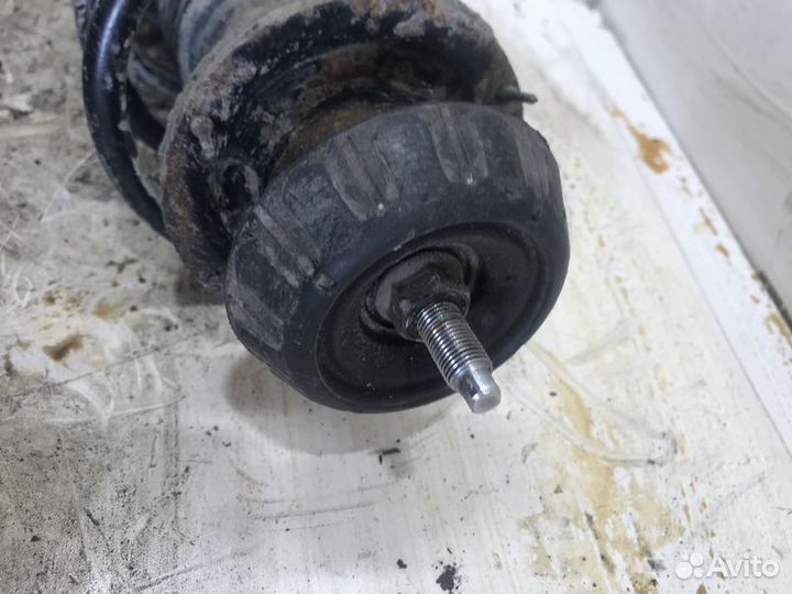 Амортизатор передний правый Hyundai Solaris