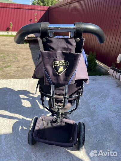 Трехколесный велосипед с ручкой lamborghini