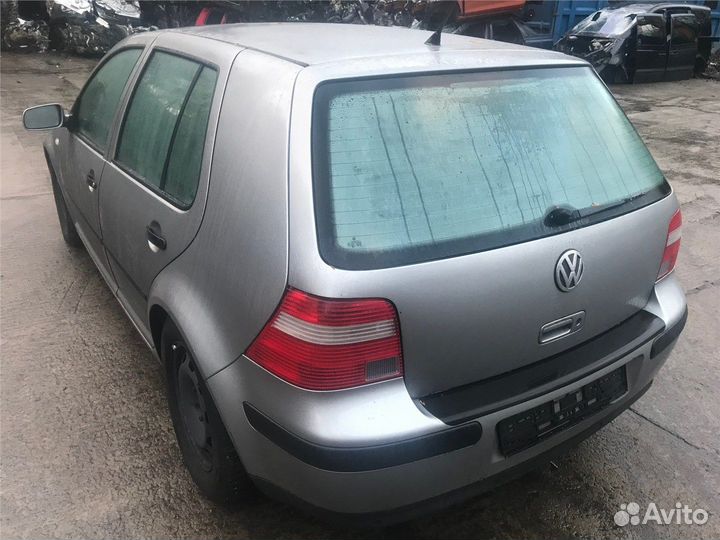 Разбор на запчасти Volkswagen Golf 4