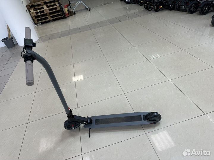 Электросамокат Hiper Slim VX561 не включается