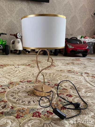 Лампа настольная