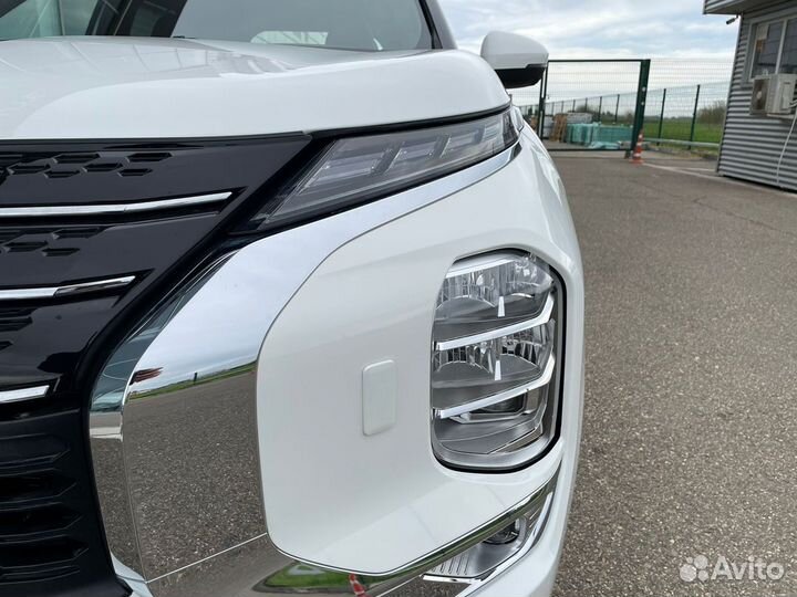 Mitsubishi Outlander 2.5 CVT, 2023