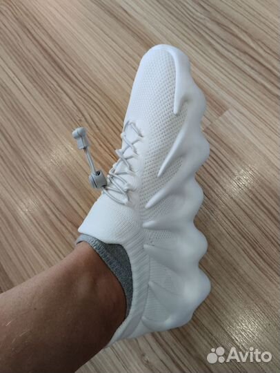 Кроссовки летние