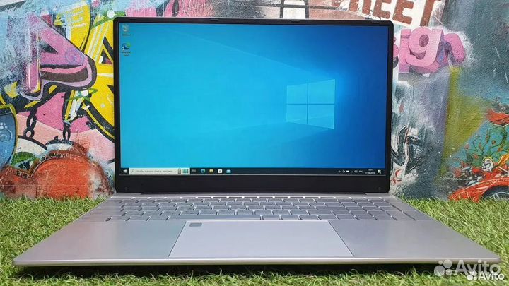 Новый в пленках ноутбук Core i7-7500/16/256