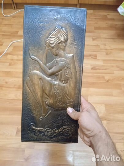 Чеканка панно СССР девушка с зеркалом