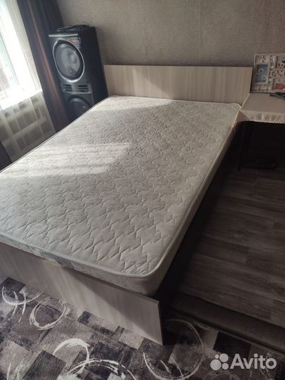 Кровать 140х200 с матрасом