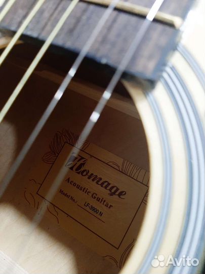 Акустическая гитара