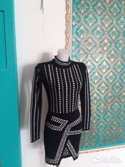 Новре вечернее платье в клепках.44р