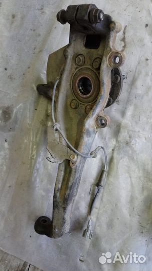 Кулак поворотный Ниссан Патфайднер R51