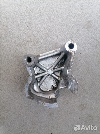 Крышка (кронштейн) топливной рейки для Mazda CX 7