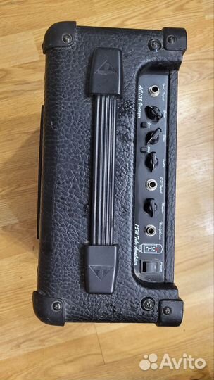 Behringer AC108 гитарный ламповый усилитель