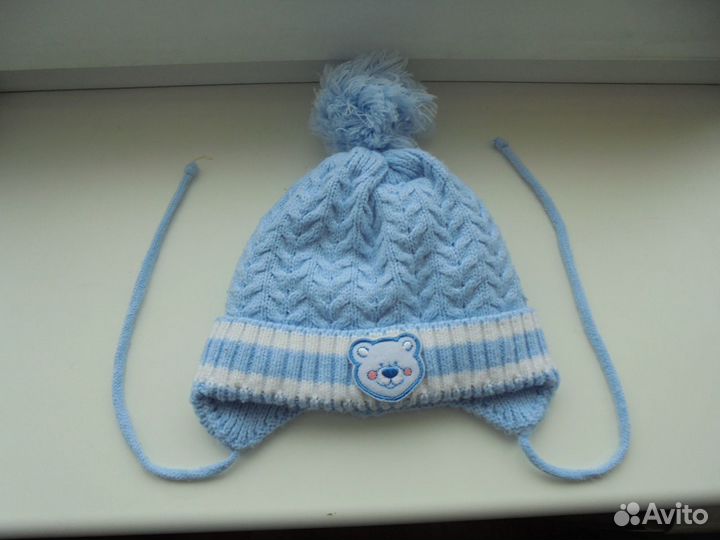 Шапка на мальчика (в подарок варежки и носки)