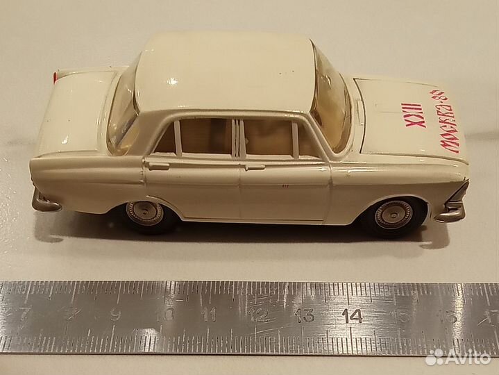 Москвич 412, модель 1:40, символика Олимпиады-80