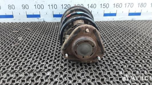 Стойка передняя правая toyota prius XW20 (SML02N50