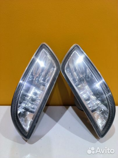 Противотуманные фары Toyota caldina 2000