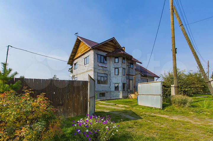 Коттедж 271 м² на участке 10,5 сот.