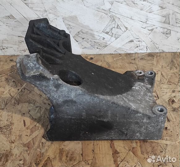 Кронштейн кондиционера Ford Focus 2 1.6