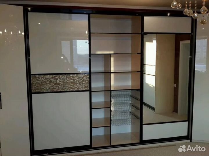 Шкафы купе, шкафчик на балкон в подарок