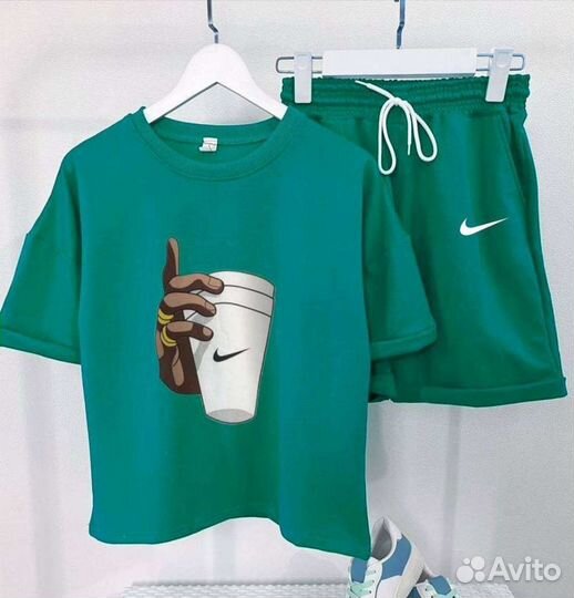 Спортивный костюм новый