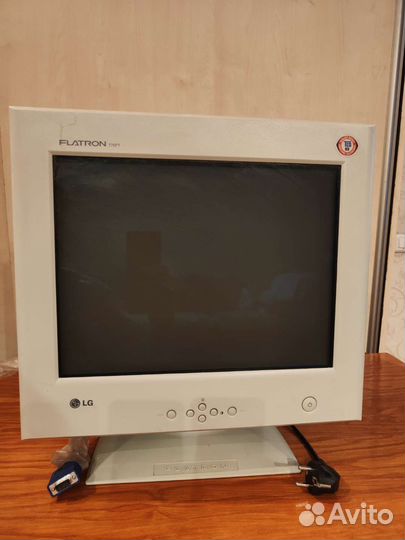 Монитор LG Flatron 775FT
