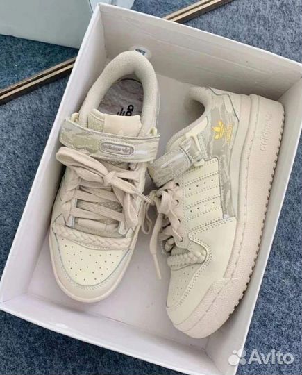 Кроссовки женские Adidas forum 84 low (36-41)