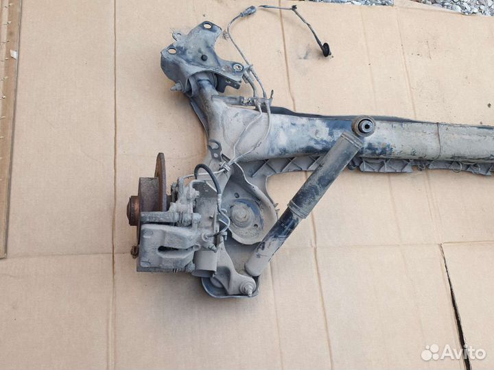 Балка передняя задняя Renault megane III