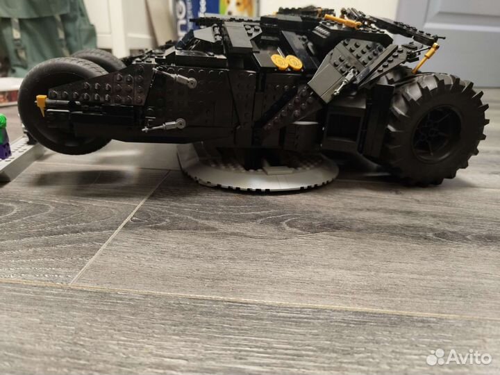 Lego DC super heroes 76240 Бэтмобиль Тумблер