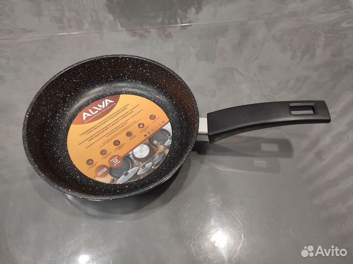 Сковорода новая 20см