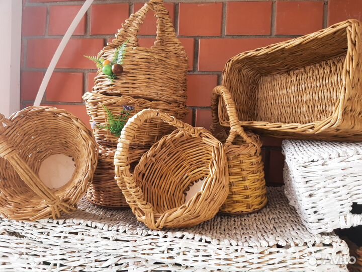 Корзина плетеная из бумажной лозы