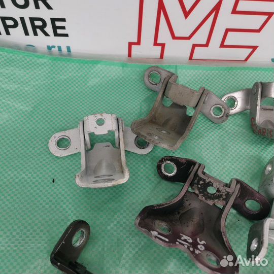 Петля двери Hyundai Solaris седан G4FC 2013