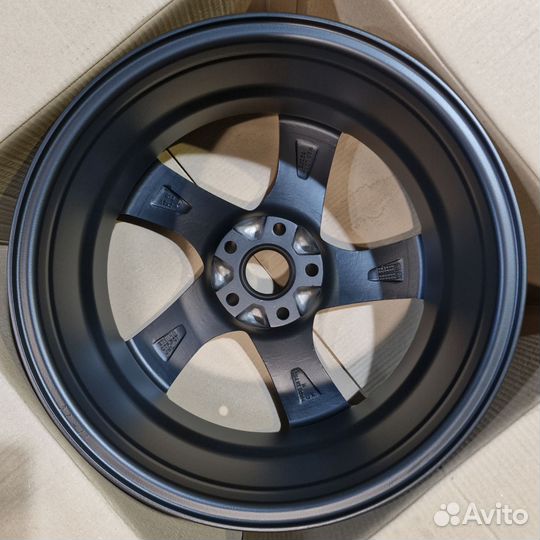 Литые диски на Ford Focus R17 5x108