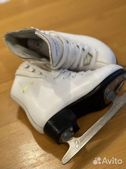 Коньки для фигурного катания 30