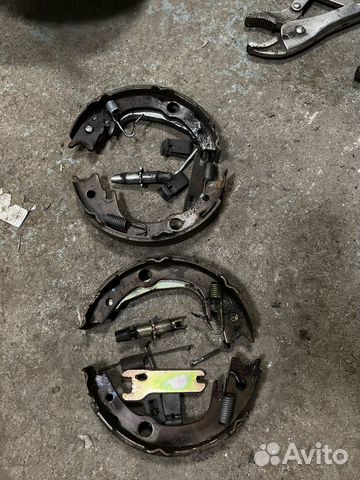 Механизм стояночного тормоза Toyota Celica ZZT231