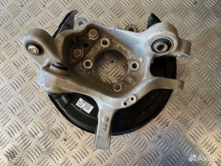 Кулак поворотный задний правый Lexus Gs 4 (12-17)