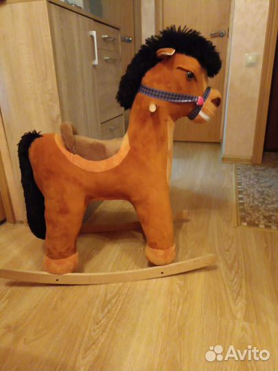 Детская качалка лошадь