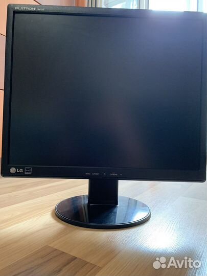 Монитор LG для компьютера