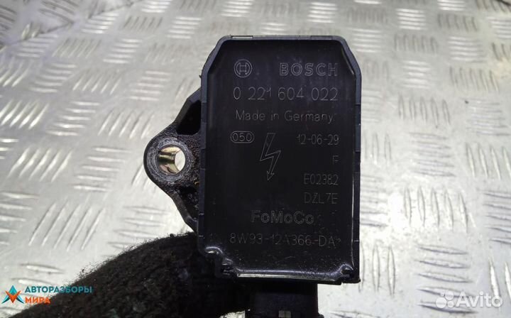 Катушка зажигания Land Rover Range Rover LR010687