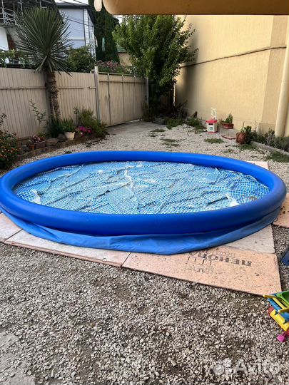 Надувной бассейн