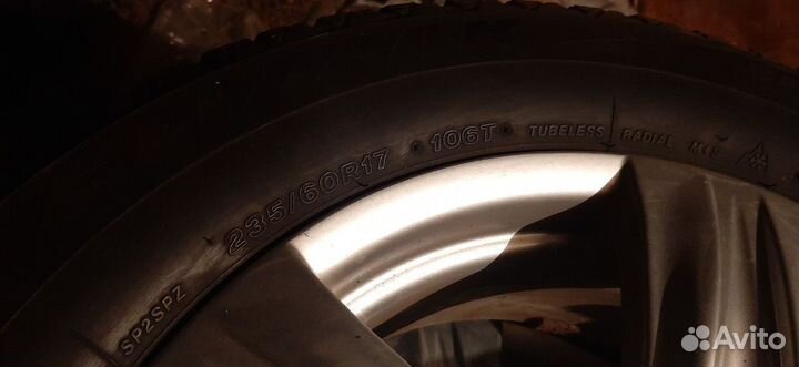 Bridgestone Blizzak Spike-02 235/60 R17 106T