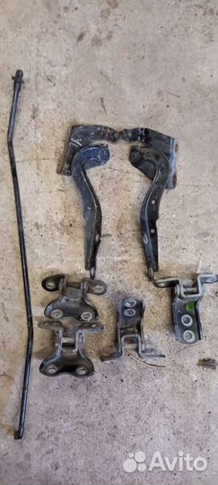 Петля двери Toyota Corolla E15 150