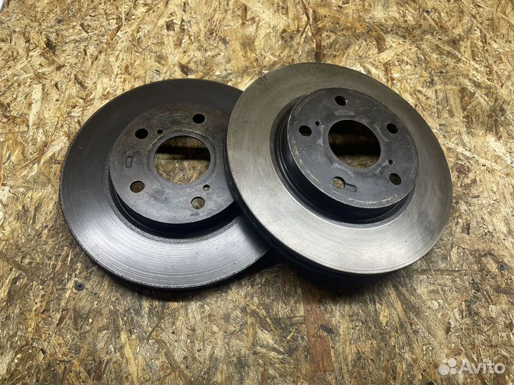 Тормозной диск Toyota Corolla E150/E180 Auris