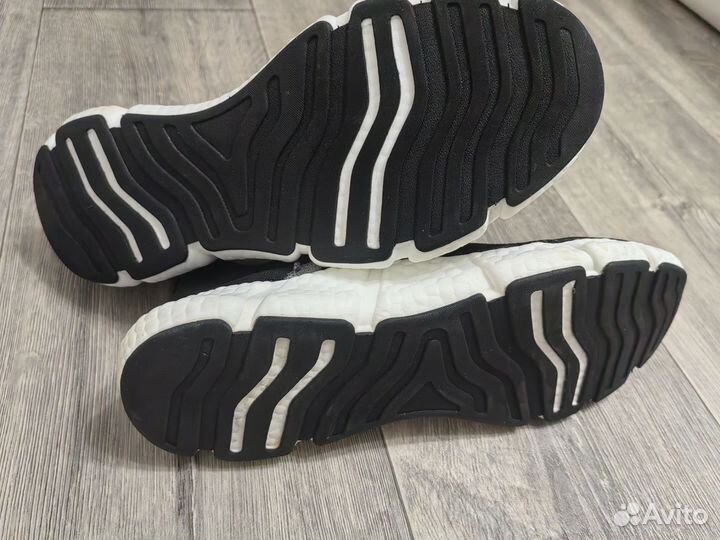 Кроссовки мужские 42 размер бу