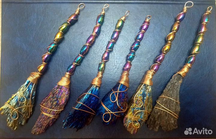 Кианит радужный Ведьмина метла амулет оберег