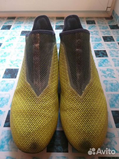Футбольные бутсы adidas