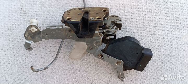 Замок двери Toyota Corolla Runx 2002 6903012440 NZ