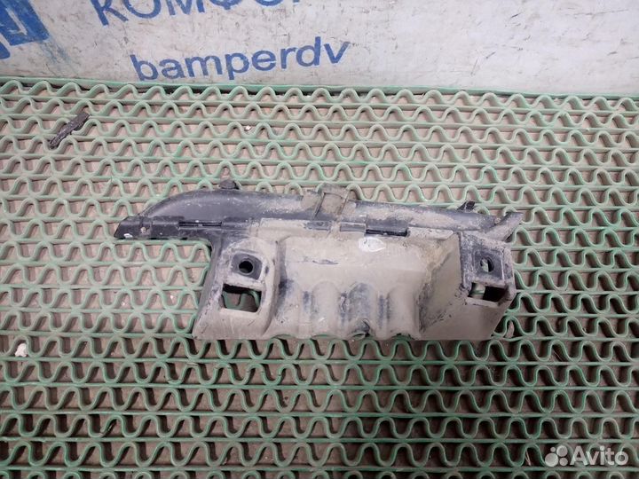 Крепеж бампера lexus LX570 LX450d URJ201 перед